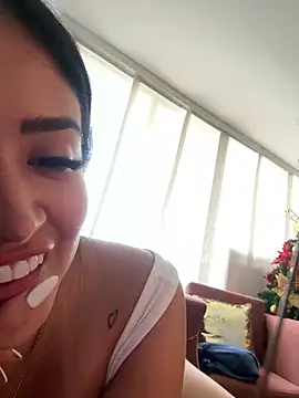 Sara fun online show from 12-31-24, 07:07