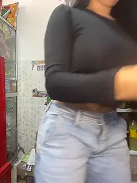Snapshot of Sara_fun chatting on 04-19-26, 06:32 Sara fun online show from 04-19-26, 06:32