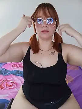 Snapshot of Curves_Nina chatting on 07-08-26, 04:00 Curves Nina online show from 07-08-26, 04:00