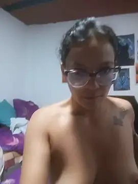 Snapshot of LunaArias chatting on 06-21-26, 04:42 LunaArias online show from 06-21-26, 04:42