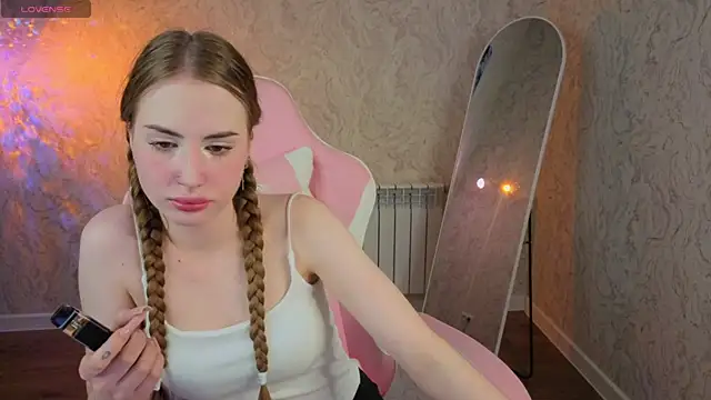 Tasya Doyle online show from 04-24-26, 09:34