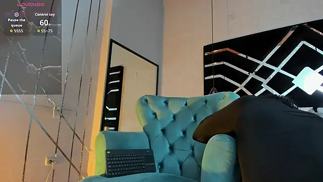 Snapshot of JayTaylorr chatting on 06-23-26, 11:30 JayTaylorr online show from 06-23-26, 11:30