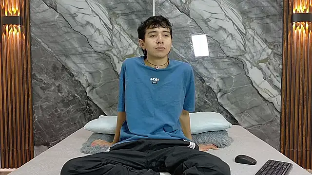 Snapshot of NoahWalker__ chatting on 07-20-26, 11:12 NoahWalker online show from 07-20-26, 11:12