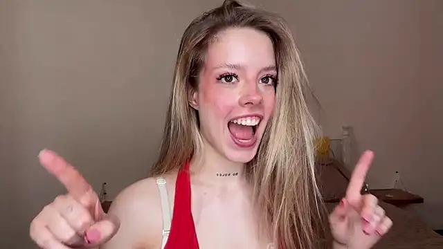 Snapshot of Catrinee chatting on 05-22-26, 05:07 Catrinee online show from 05-22-26, 05:07
