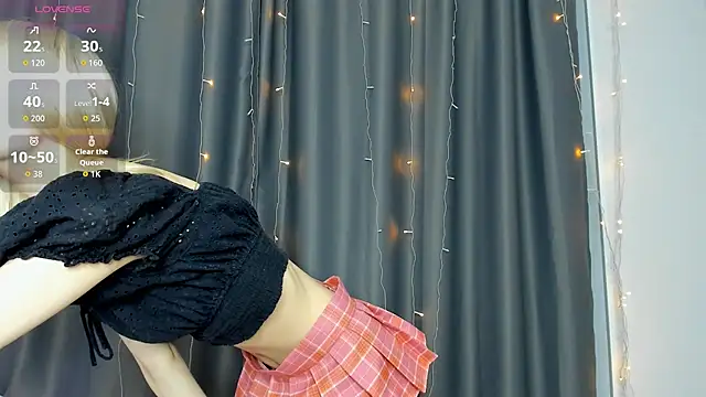 SophiaDarsly online show from 04-18-26, 07:58