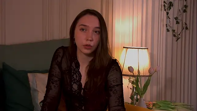 Snapshot of Suzaneey chatting on 05-30-26, 06:49 Suzaneey online show from 05-30-26, 06:49