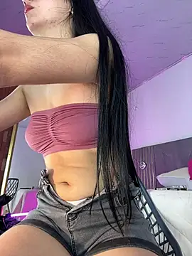 Lila-pinkky online show from 07-04-26, 11:49