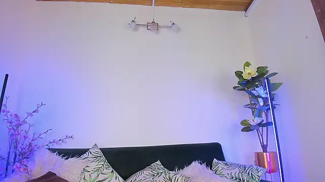 Snapshot of megan_shyne chatting on 06-22-26, 04:53 megan shyne online show from 06-22-26, 04:53