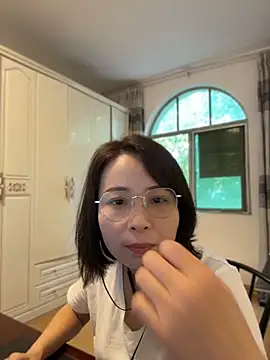 Snapshot of lisha521 chatting on 06-18-26, 01:39 lisha521 online show from 06-18-26, 01:39