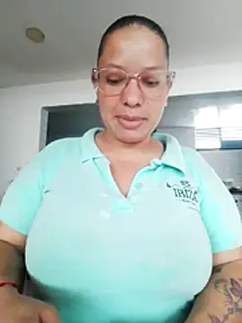 DivaCaliente1 online show from 05-10-26, 10:04