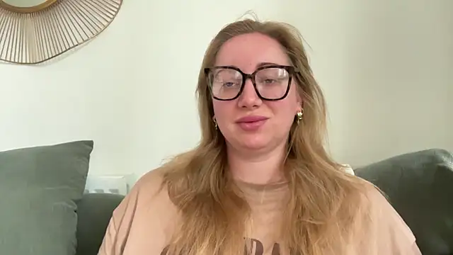 arielsweetieee online show from 06-11-26, 06:22