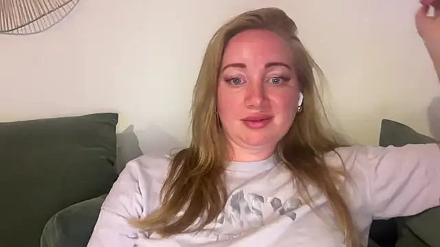 arielsweetieee online show from 07-04-26, 09:43