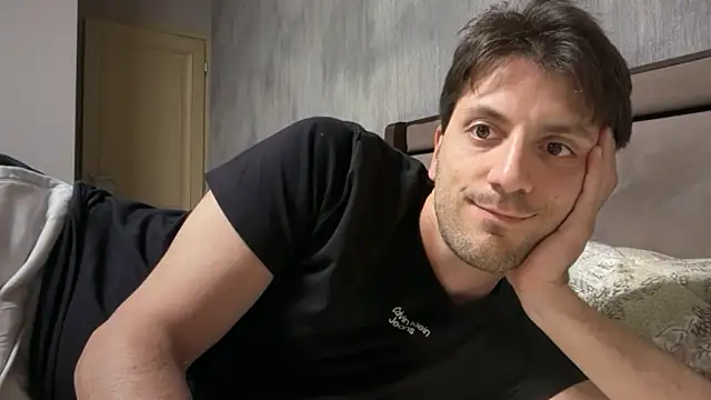 Snapshot of italianass94 chatting on 05-12-26, 07:33 italianass94 online show from 05-12-26, 07:33