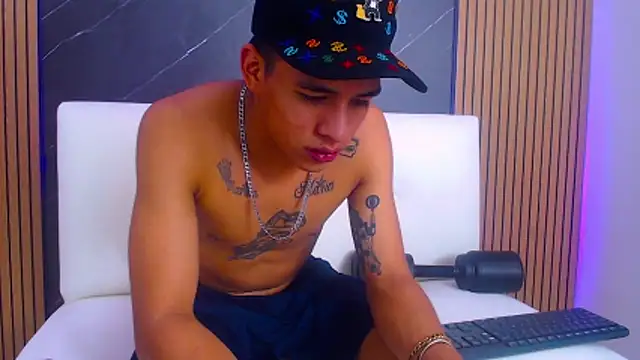 Snapshot of Lian_Jacob chatting on 05-15-26, 07:26 Lian Jacob online show from 05-15-26, 07:26