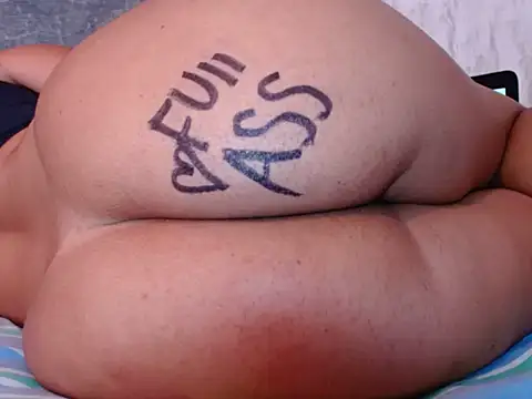 Snapshot of sexy-body22 chatting on 06-11-26, 07:23 sexy-body22 online show from 06-11-26, 07:23