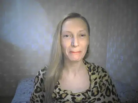 LunaBelle8 online show from 05-01-26, 04:11