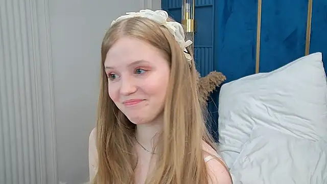 Snapshot of LilianHowards chatting on 06-12-26, 10:58 LilianHowards online show from 06-12-26, 10:58