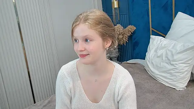 Snapshot of LilianHowards chatting on 06-14-26, 10:28 LilianHowards online show from 06-14-26, 10:28