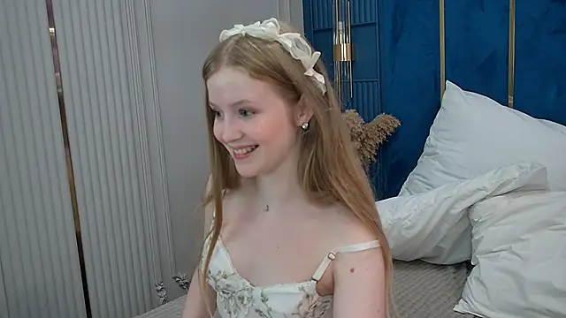 Snapshot of LilianHowards chatting on 06-21-26, 09:56 LilianHowards online show from 06-21-26, 09:56