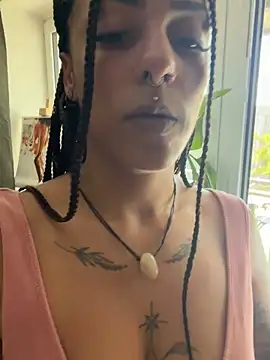 SweetPetiteNoir online show from 06-18-26, 02:10