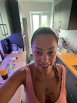 SweetPetiteNoir online show from 06-30-26, 04:57