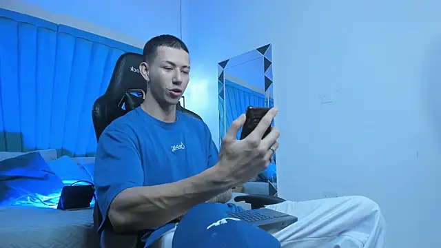 OliverThompsonJS online show from 04-24-26, 03:42
