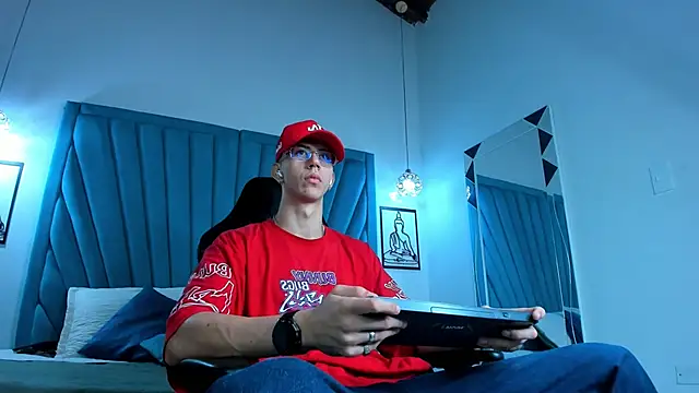 OliverThompsonJS online show from 06-20-26, 05:21