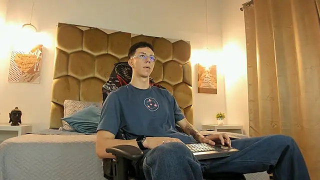 OliverThompsonJS online show from 07-01-26, 05:53