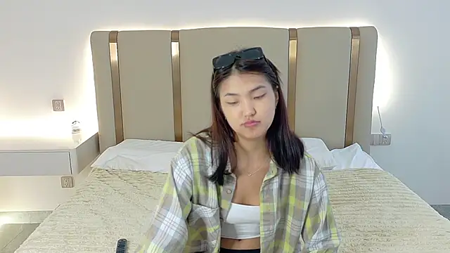 Maiaxoxo online show from 07-05-26, 04:19