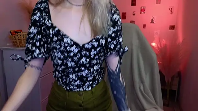 MilaDuales online show from 05-26-26, 12:45