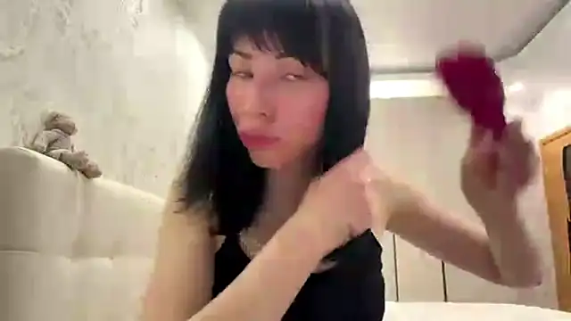 LuisaAlconcel online show from 05-14-26, 06:37