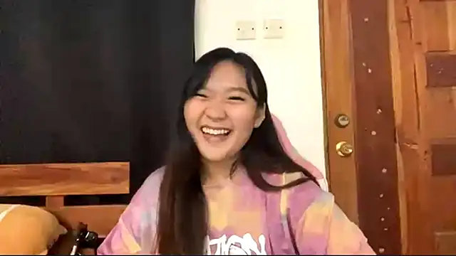 LaurenHenk online show from 04-20-26, 01:03