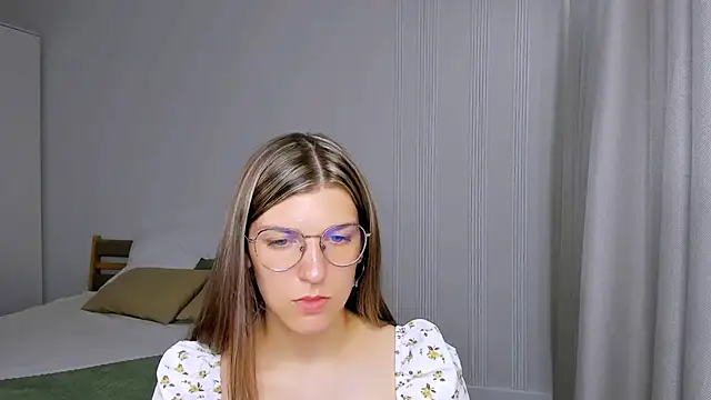 Snapshot of AnnaThorne chatting on 05-20-26, 03:24 AnnaThorne online show from 05-20-26, 03:24