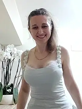 irresistibelle online show from 05-06-26, 08:03