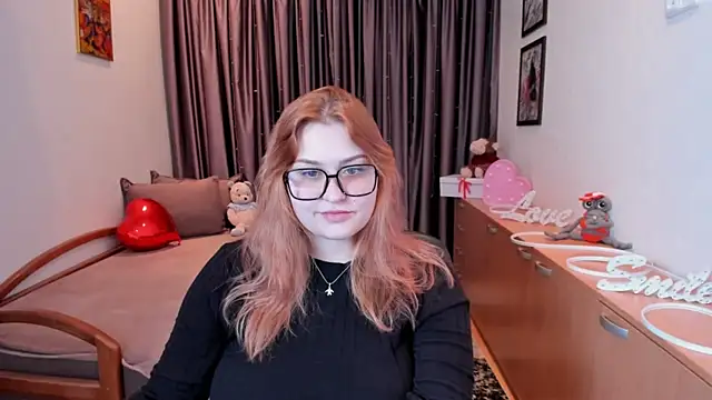 Snapshot of NoraLiin chatting on 05-30-26, 08:06 NoraLiin online show from 05-30-26, 08:06