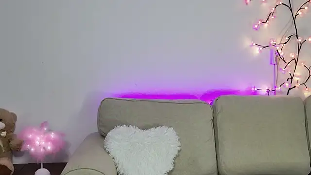 KylieElise online show from 04-24-26, 09:23