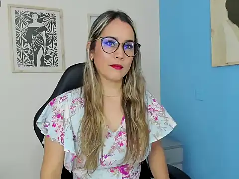 Snapshot of sugar_milff chatting on 06-19-26, 12:31 sugar milff online show from 06-19-26, 12:31