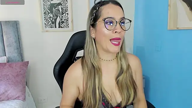 Snapshot of sugar_milff chatting on 07-02-26, 12:33 sugar milff online show from 07-02-26, 12:33