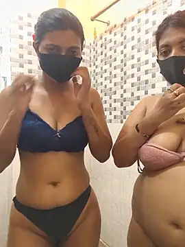Loving Naughtycouple online show from 06-04-26, 07:03