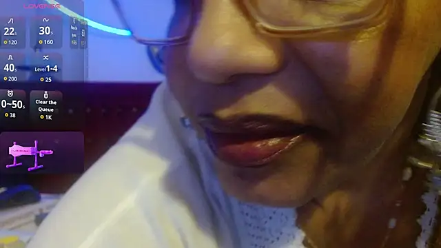 Snapshot of Sweet-Mommy-Milf chatting on 05-02-26, 01:21 Sweet-Mommy-Milf online show from 05-02-26, 01:21