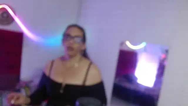 Snapshot of Sweet-Mommy-Milf chatting on 05-26-26, 01:12 Sweet-Mommy-Milf online show from 05-26-26, 01:12