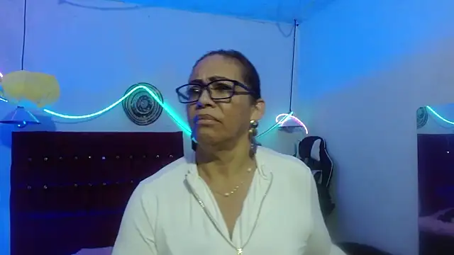 Snapshot of Sweet-Mommy-Milf chatting on 05-28-26, 12:52 Sweet-Mommy-Milf online show from 05-28-26, 12:52