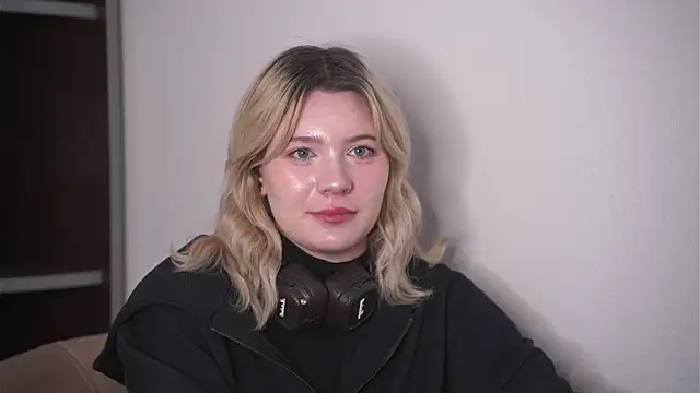 VennieLippe online show from 04-24-26, 09:12