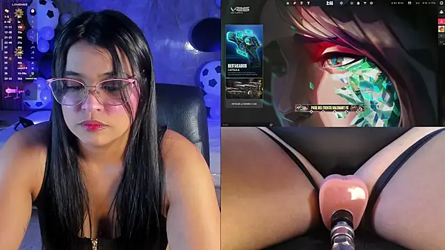 Snapshot of LuciaReid chatting on 06-27-26, 02:55 LuciaReid online show from 06-27-26, 02:55