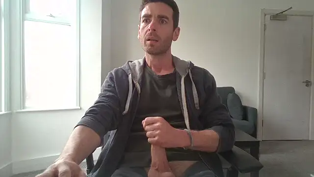 Snapshot of frenchbdmaninlondon chatting on 06-11-26, 02:04 frenchbdmaninlondon online show from 06-11-26, 02:04