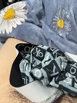 Evil21023 online show from 04-18-26, 01:48