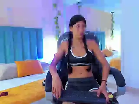 Snapshot of ARIANA_CRI-X chatting on 04-27-26, 12:25 ARIANA CRI-X online show from 04-27-26, 12:25