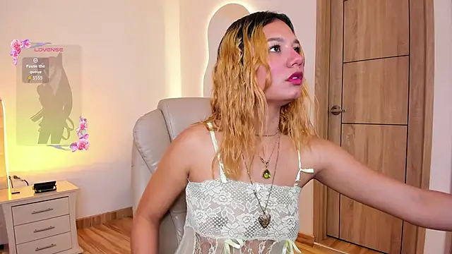 Evaluna  adams online show from 04-20-26, 04:59