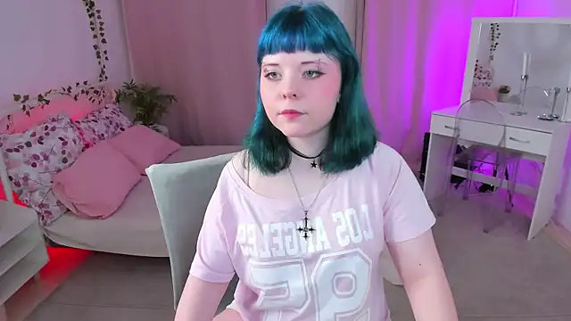 AliceMoongirl online show from 05-04-26, 04:14