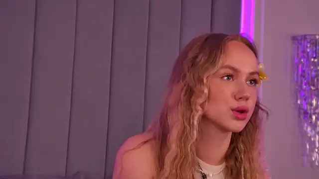 Emi Sterling online show from 05-11-26, 06:19